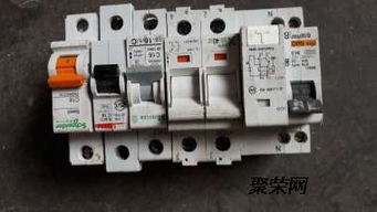 半坡西街專業(yè)電工服務(wù) 燈具安裝、開關(guān)插座維修與配電控制設(shè)備維護