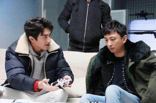 时尚穿搭男装图片 - 男士街头风格打造个性化时尚单品