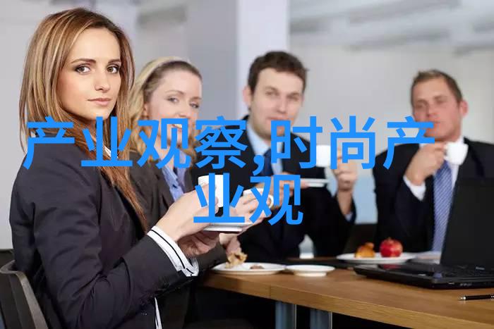 裸体男孩探索uknakedmen背后的文化与心理