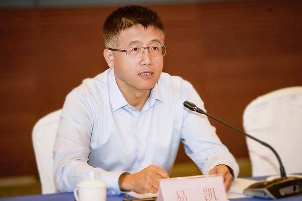 背叛与欲望盗情的复杂心理探究