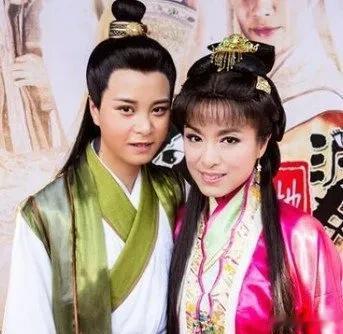 用你的舌头我要亲爱的谁唱的火箭少女101火箭少女101情感演绎