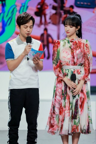 时尚美发指南 - 女性短发发型图片大全图探索最适合你的人气造型