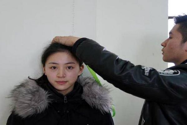 新手学绑头发的简单技巧-快速上手从基础到精通的十大步骤