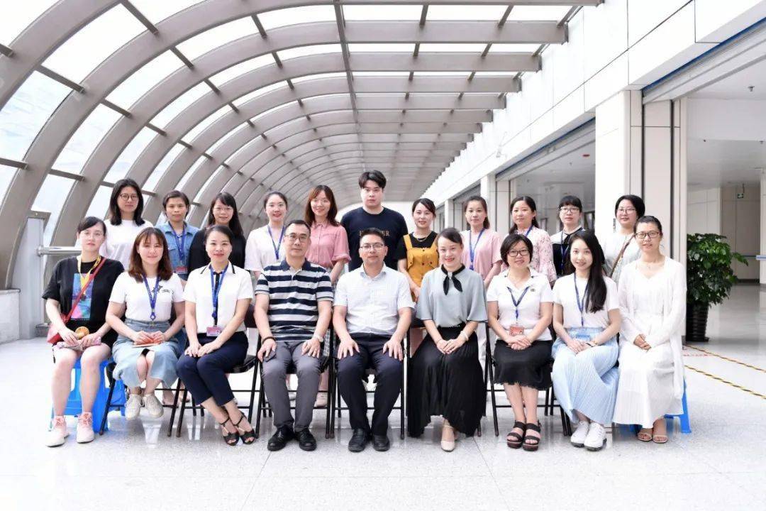 40岁女人最有气质的短发优雅简约的中长发造型