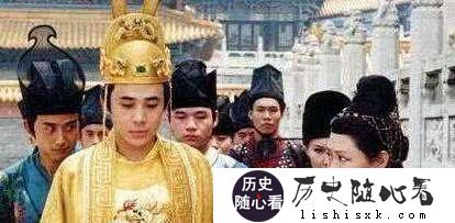 女孩们的短发秘诀如何让短发也能显得更年轻