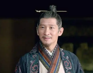 华伦天奴男装穿搭小哥的时尚指南
