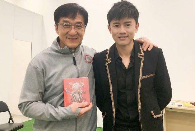 谢俞的无奈与贺朝的坚持一场关于自由与尊重的小小争论
