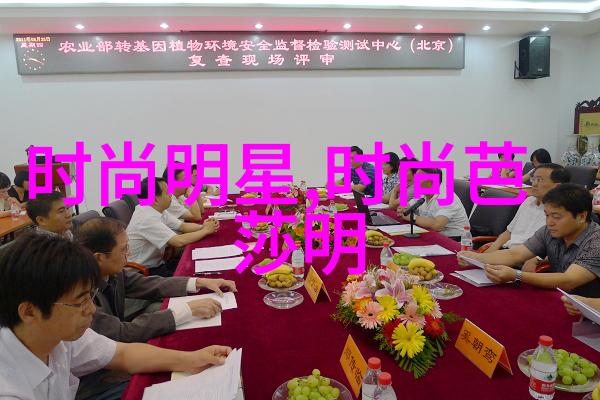 公交车上的意外两个小学生的背包被盗警方紧急介入
