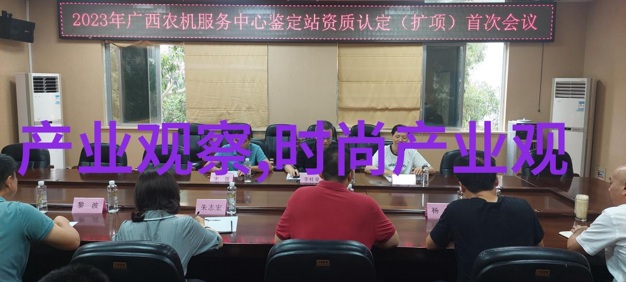 2022年春款鞋流行趋势让小个子女人气质加厚短棉服一整场