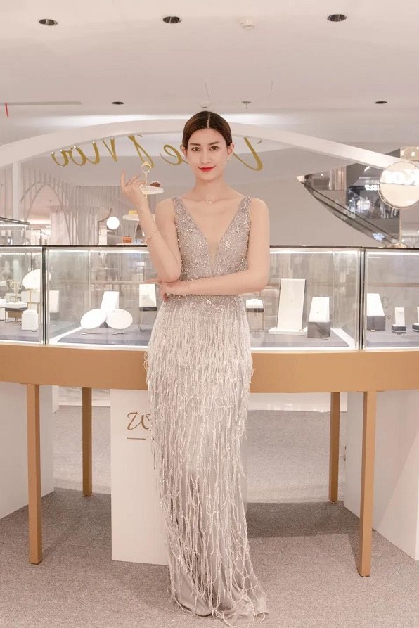 超短发图片女减龄2023年我的减龄秘籍如何一夜之间变得更年轻