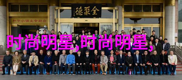 一秒钟发布电影的情书版海报张艺谋与黄海携手追溯电影的记忆犹如风中送来的消息透过这幅海报我们可以感受到