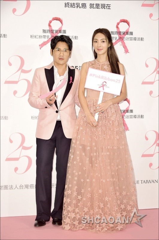 中年女性发型选择研究探究50岁女人适合的时尚风格及其美学原则