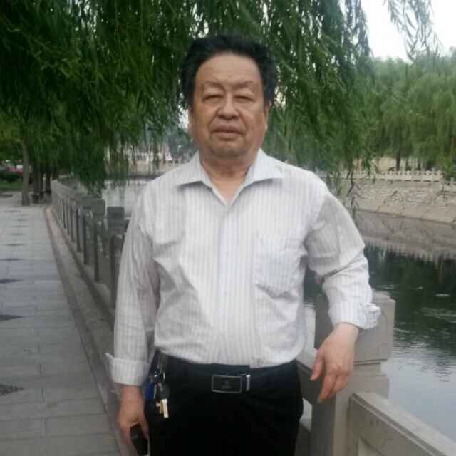 小洞的午后渴望一篇关于饥饿与慰藉的故事