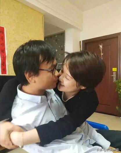 颜值爆表这些精致小丸子头能让你一夜之间成为焦点吗