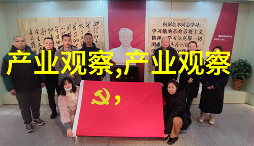 时尚剪影中年女性短发的抽象诗篇