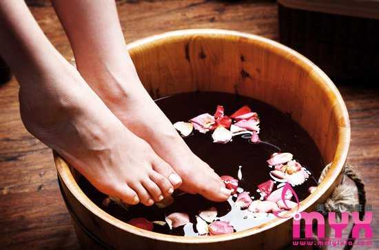 中年风采40至50岁女性的理想发型选择