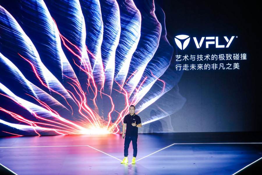 中国著名美容与化妆设计系中的哪所学校更注重创新和实验性设计