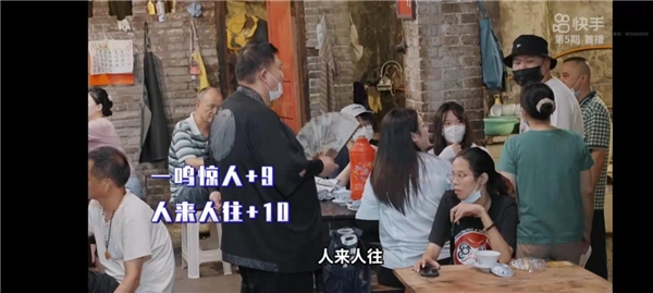 在情人节时你该如何选择一件既温馨又贴心的小饰品来作为礼物呢