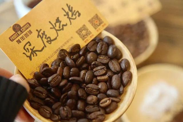 对于不同年龄段的人来说如何根据最新剪发视频来定制个性化头款式