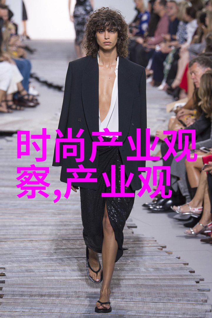 时尚剪发艺术女短发减龄发型图片欣赏