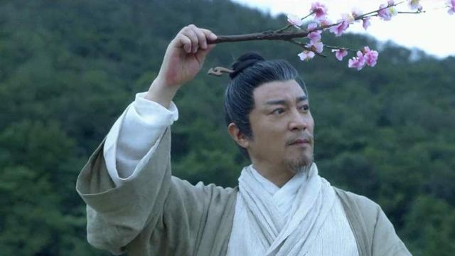 夏季时尚-长袖T恤衫夏日的温暖守护者