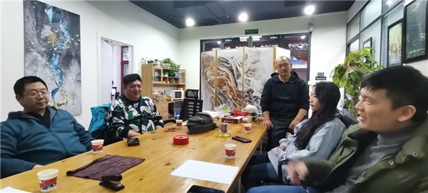 巴掌印甲虫花花独特的自然界奇观