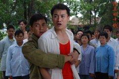 电视剧纯真的年代全集热播 应采儿谈李亚鹏他演